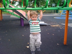 Monke Swing….Tobs Swing…Tobs Swing….Daddy Swing